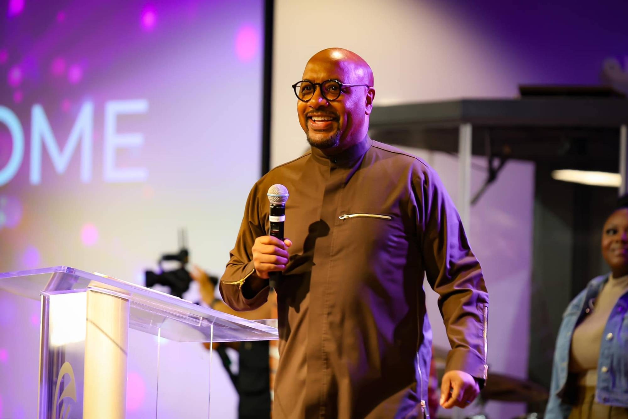 Bishop Hugh Daniel Smith teaching from the pulpit